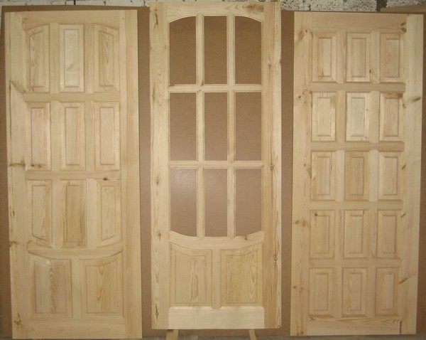 двери из массива сосны фото